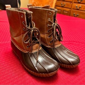 Adriana New York Lace up Maroon And Tan Duck Boots Size 6.5